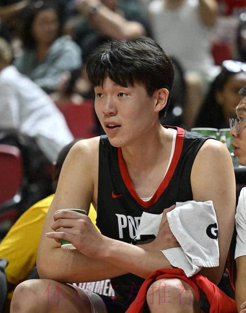 勇士119-97轻取开拓者 梅尔顿23分闪耀全场 杨瀚森替补登场无碍离场 勇士119-97轻取开拓者 梅尔顿23分闪耀全场 杨瀚森替补登场无碍离场