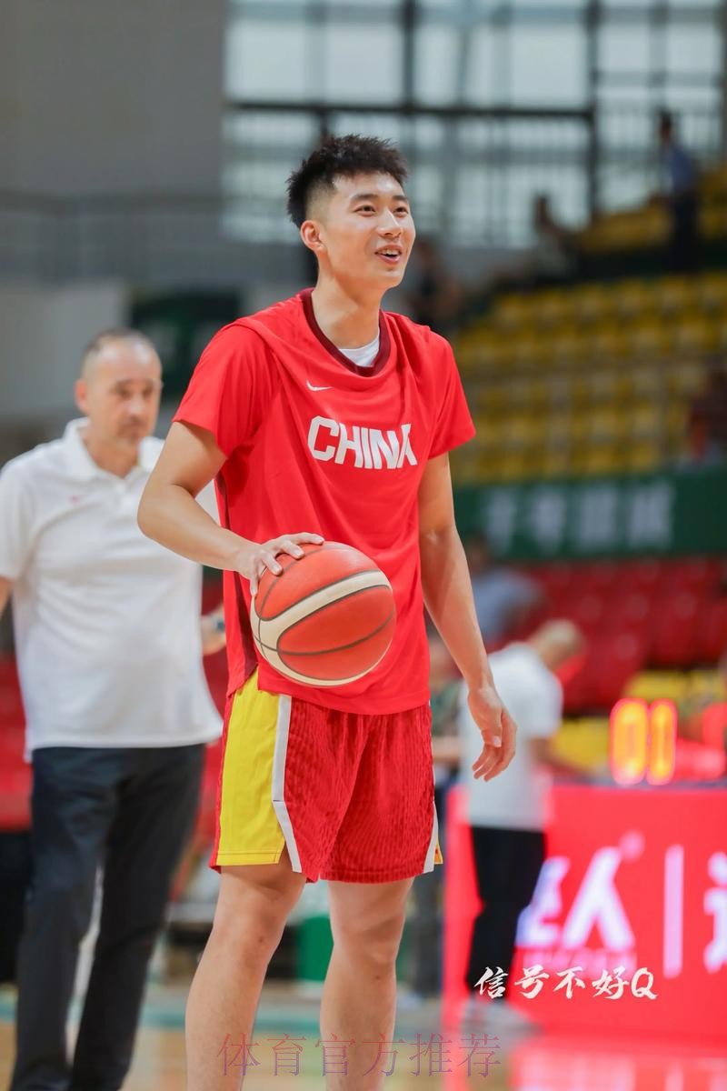 【新秀集锦】急停跳投,段睿骐20分8篮板5助攻3抢断 | 四川76-104广东 【新秀集锦】急停跳投,段睿骐20分8篮板5助攻3抢断 | 四川76-104广东